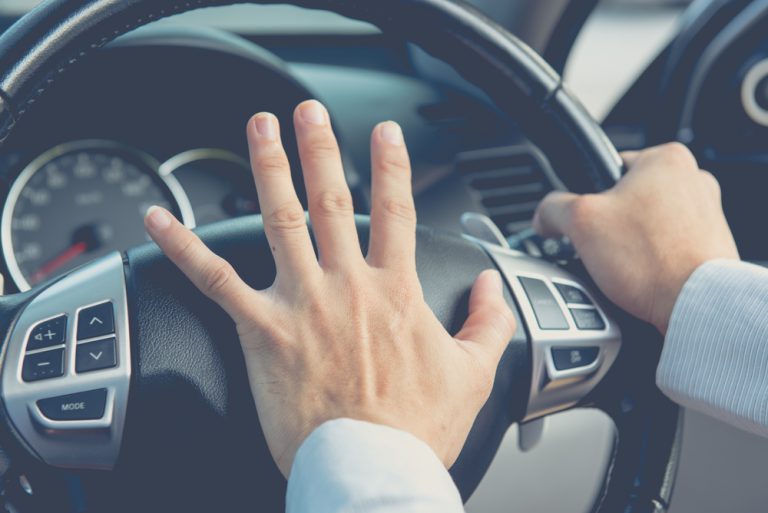 Honking your car horn when is it ok? Defensive Driving